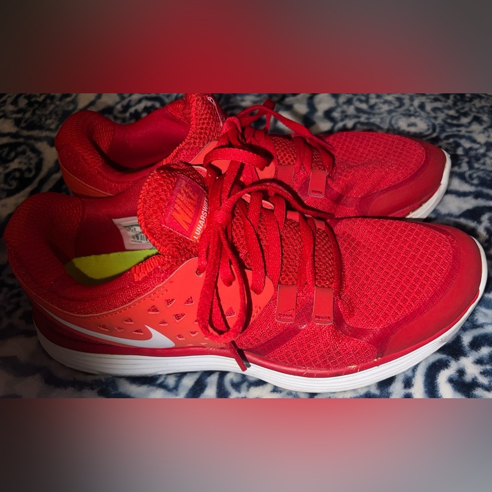 Women's Nike Tennis Shoes Size 6.5